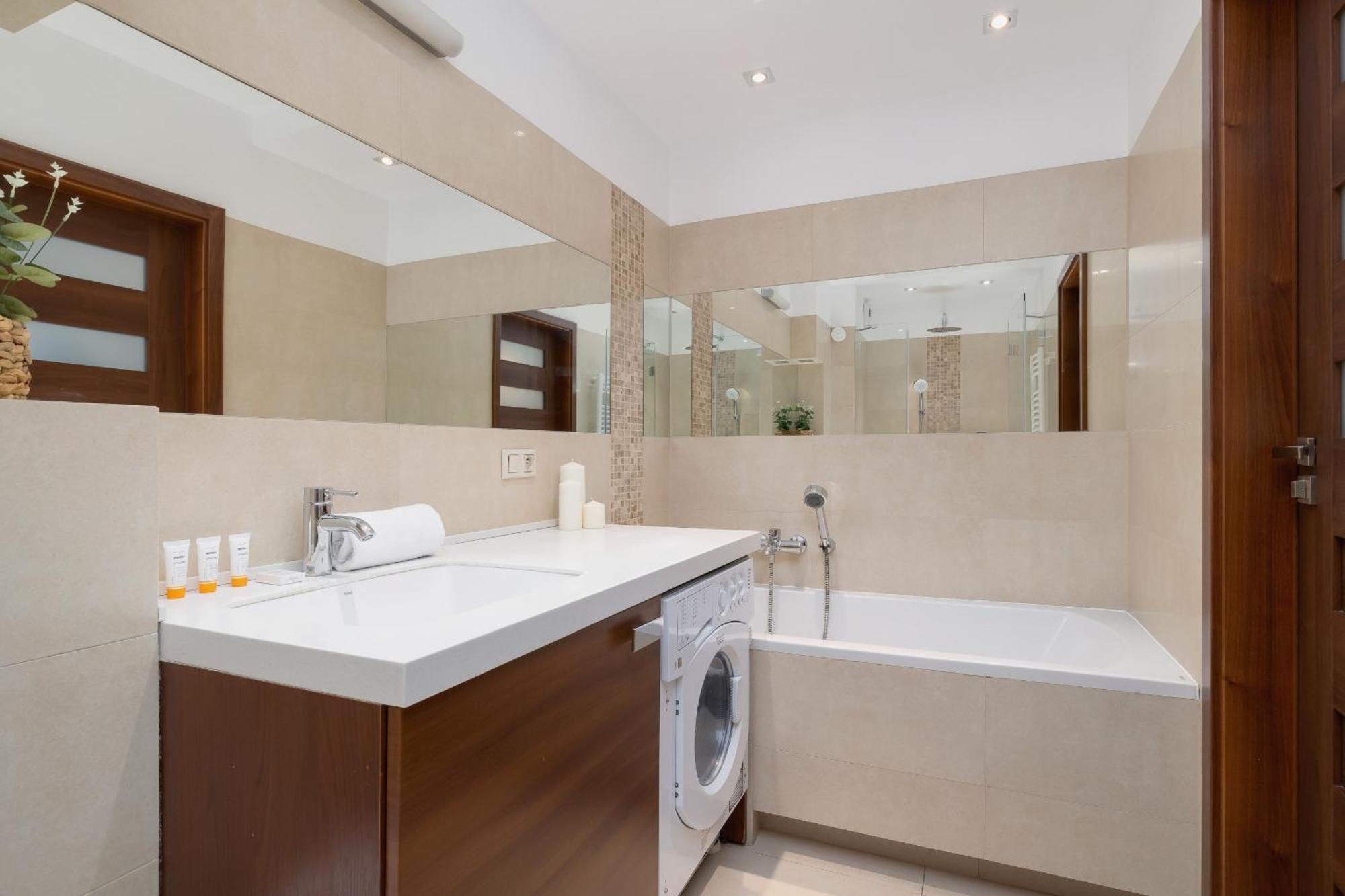Dworska Modern Apartment In Zabrze By Rent Like Home Dış mekan fotoğraf
